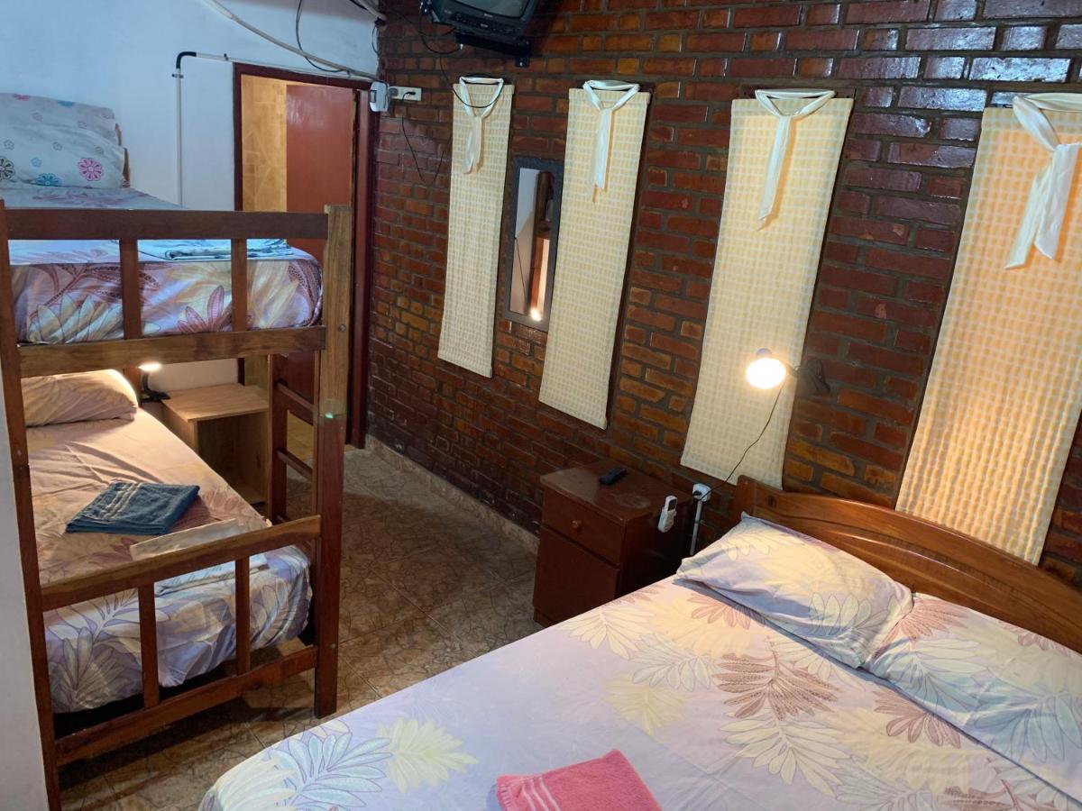 Litt Iguazu Hostal Puerto Iguazu Exterior photo